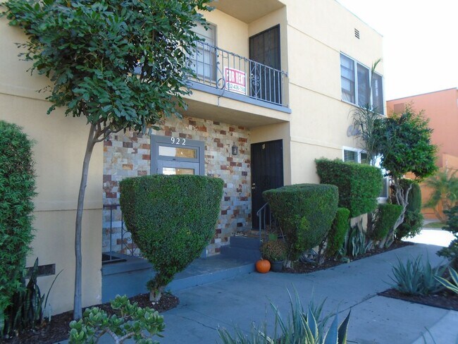 Building Photo - 922 E. 2nd St.