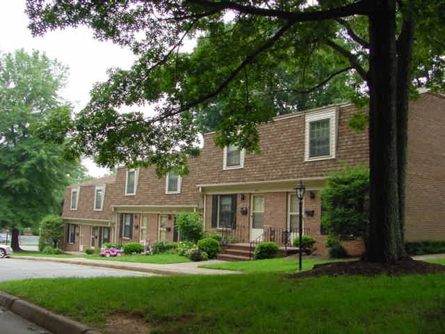 Primary Photo - Stratford Square Apartments