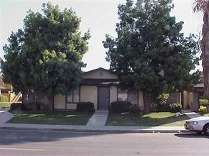 Building Photo - M13- 2820 N. HALFMOON DR.