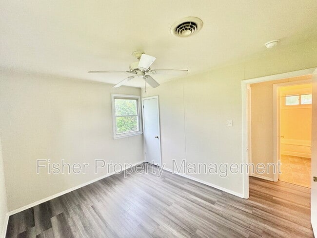 Building Photo - 2207 Beck Dr