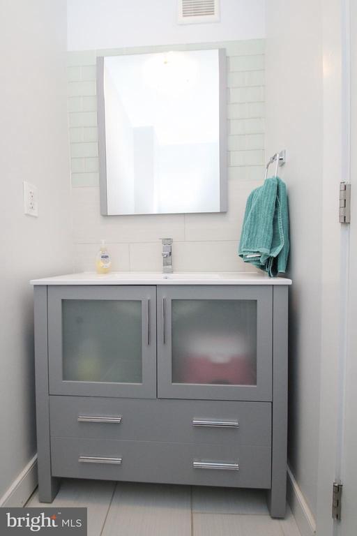 Building Photo - 703 S 17th St