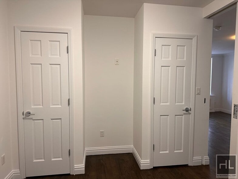 Building Photo - REMSEN ST