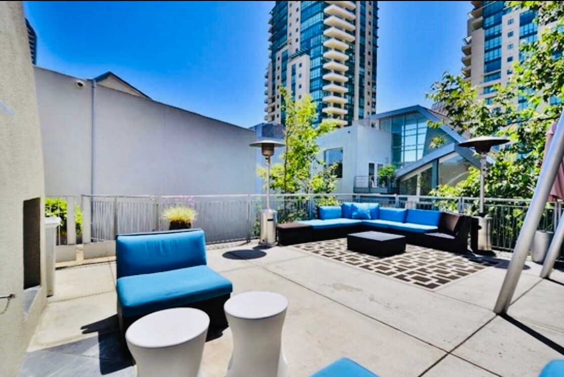 common outdoor patios - 101 Market St
