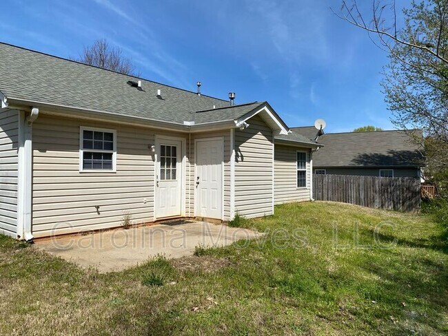 Building Photo - 1805 Country Apple Ct