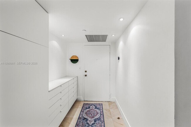 Building Photo - 1915 Brickell Ave