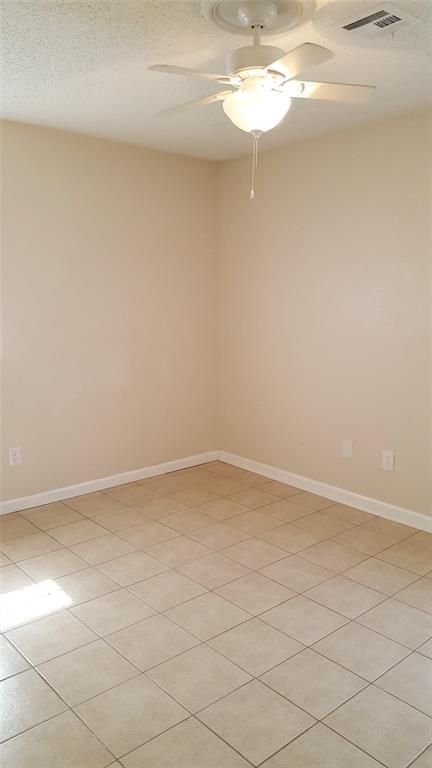 Building Photo - 831 Russell Cir