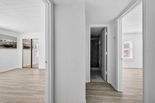 Building Photo - 2808 W Azeele St