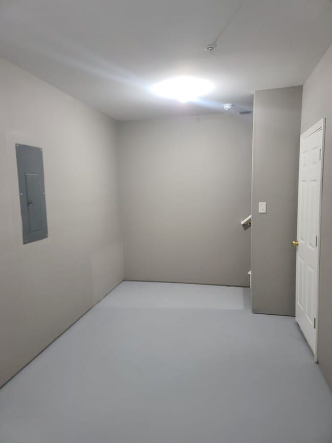 Building Photo - 3 Bedroom 2 1/2 bath Townhome for Rent in Waynesboro