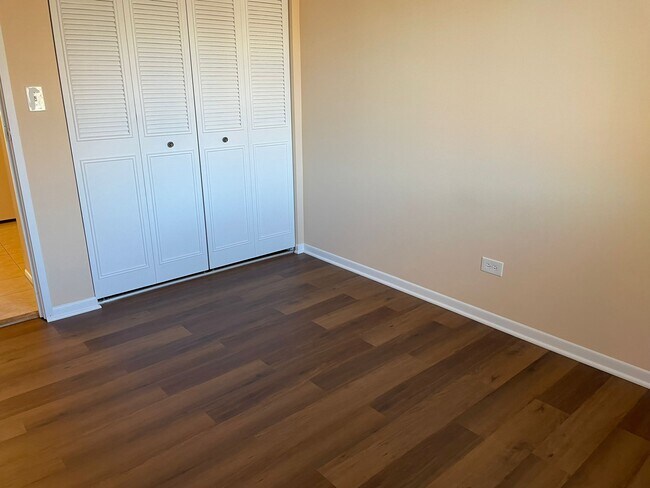 Building Photo - 17 Parkside Ct