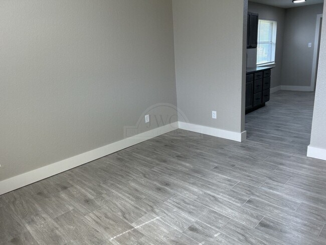 Building Photo - 316 Timber Ridge Dr