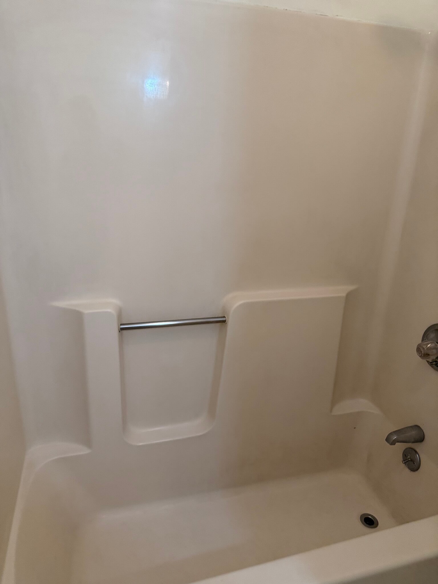 Shower - 926 Washington Blvd