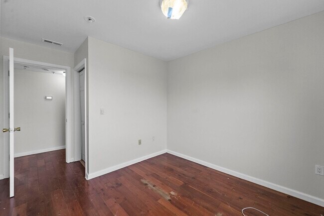 Building Photo - 2207-2209 Grand Ave