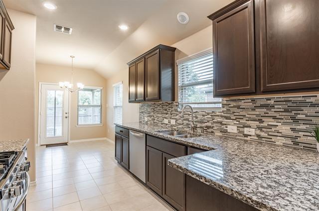 Building Photo - 9820 Diamondback Ln