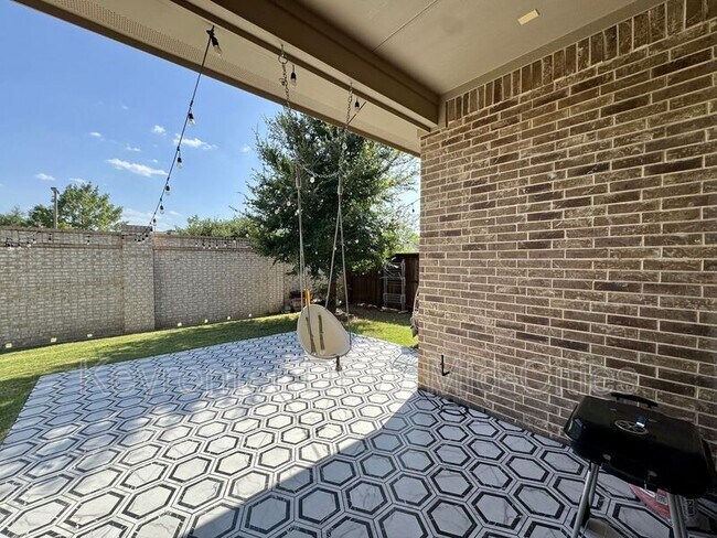 Building Photo - 2016 Remington Dr