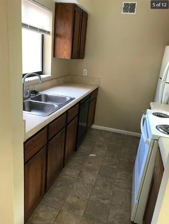 Building Photo - 4714 Sutton Terrace