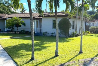 Building Photo - 922 NE 108th St