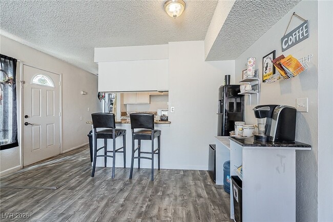 Building Photo - 5168 Garden Ln