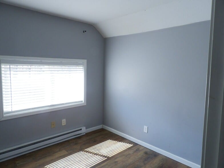 Building Photo - 921 W 36th St