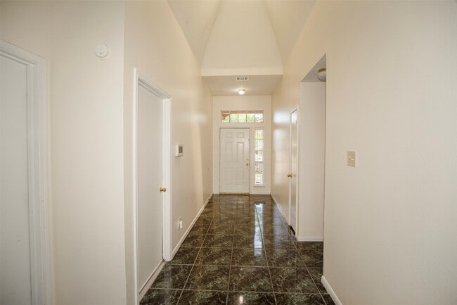 Building Photo - 11514 Sagecreek Dr