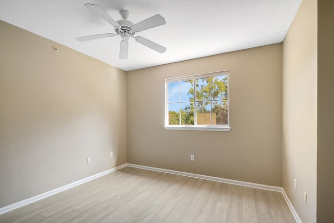 Building Photo - 2030 Alta Meadows Ln