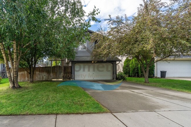 Building Photo - 4 Bedroom 2 Bathroom Home with Attached 2 ...