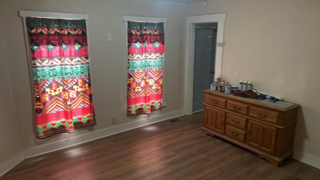 Building Photo - 143 Martz Ave