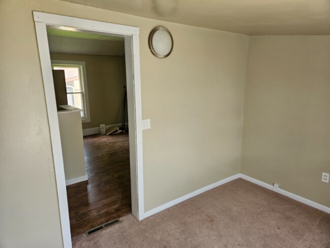 Building Photo - 1011 S Cottage Grove