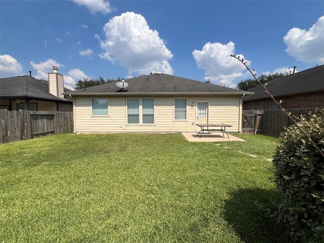 Building Photo - 12918 Meadow Springs Dr