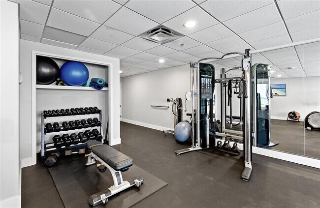 Building Photo - 603 Longboat Club Rd