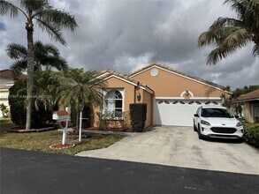 Building Photo - 113 Rosewood Ln