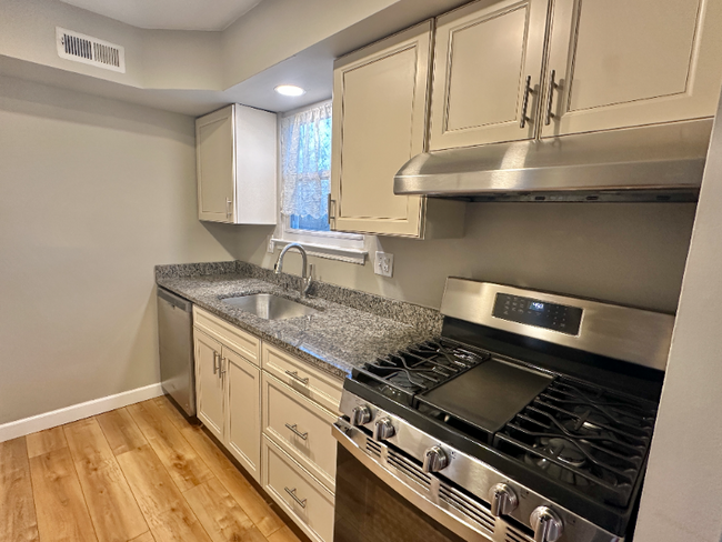 Building Photo - 4573 Winding Brook Dr