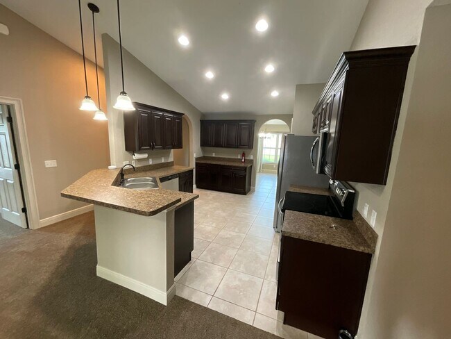 Building Photo - 455 Marion Oaks Ln