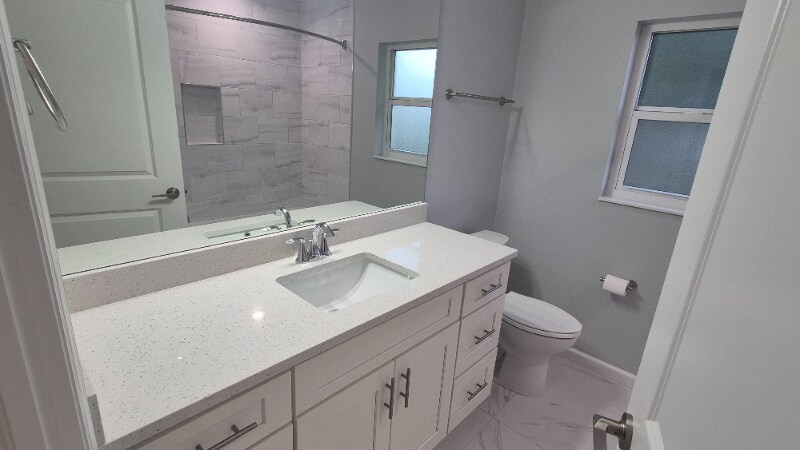 Building Photo - 661 Myra Ln NW