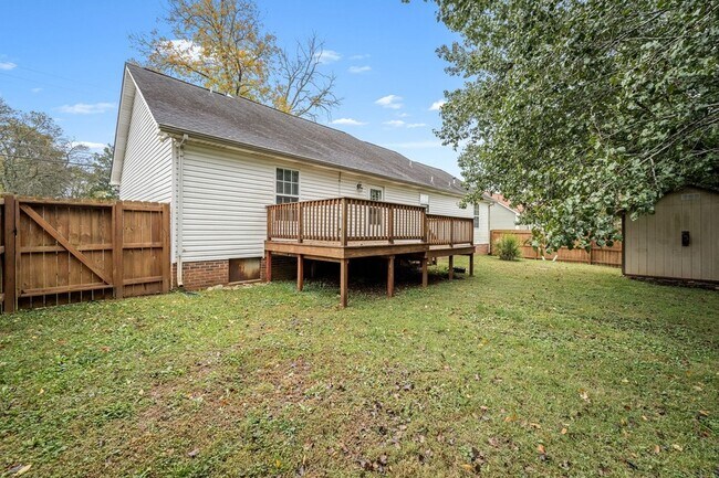 Building Photo - 2403 Medford Campbell Blvd