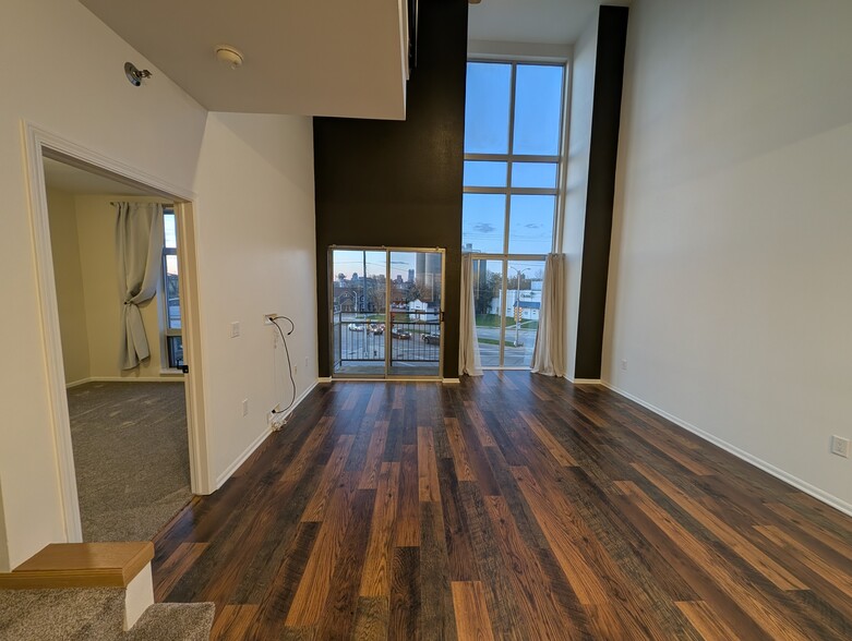 Building Photo - 2121 S Kinnickinnic Ave