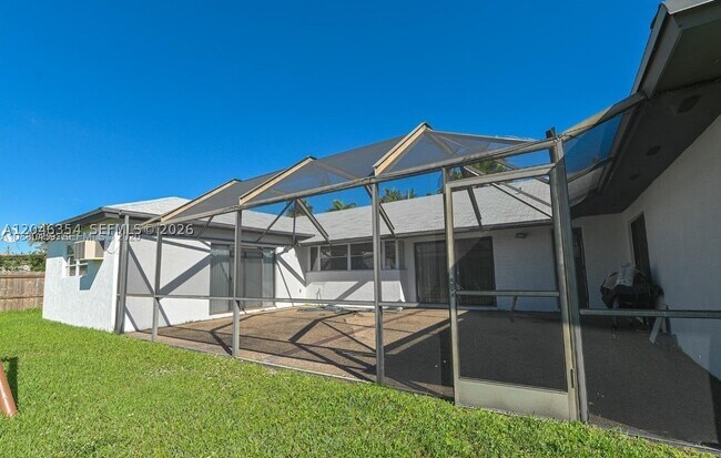 Building Photo - 9612 SW 117th Ct
