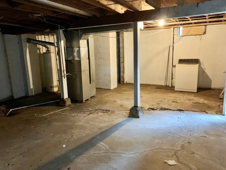 Basement - 909 Cheyenne St