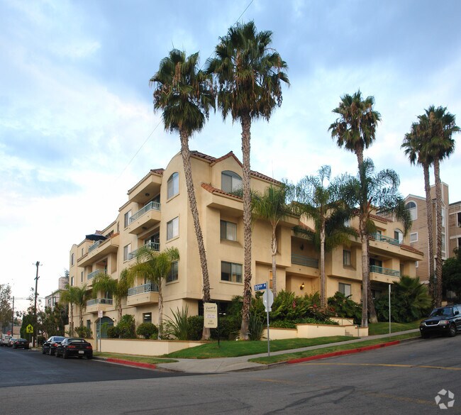 1345 Westgate Ave 1345 Westgate Ave Los Angeles CA 90025 Apartment