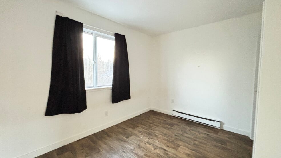 Building Photo - 6631 Chester Ave