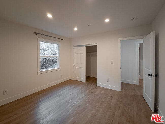 Building Photo - 94 S Vinedo Ave