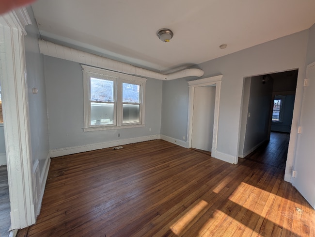 Building Photo - 152 Brook St