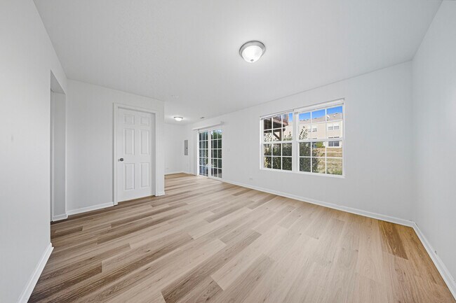 Building Photo - 1070 Turin Dr