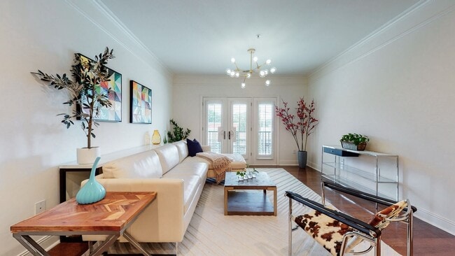 Building Photo - Amazing East Nashville 2 Bed/ 2 Bath Condo...
