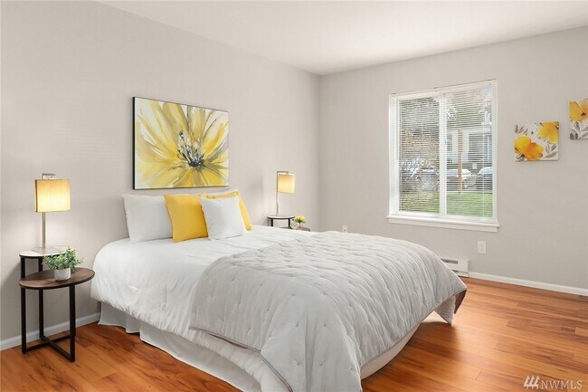 Building Photo - 14630 NE 32nd St