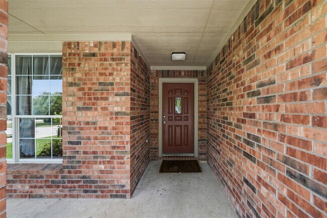 Building Photo - 104 Carol Ave