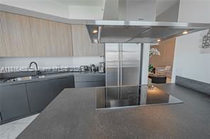 Building Photo - 18201 Collins Ave