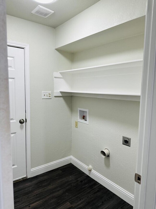 Washer and dryer connection - 627 Mountain Side Dr