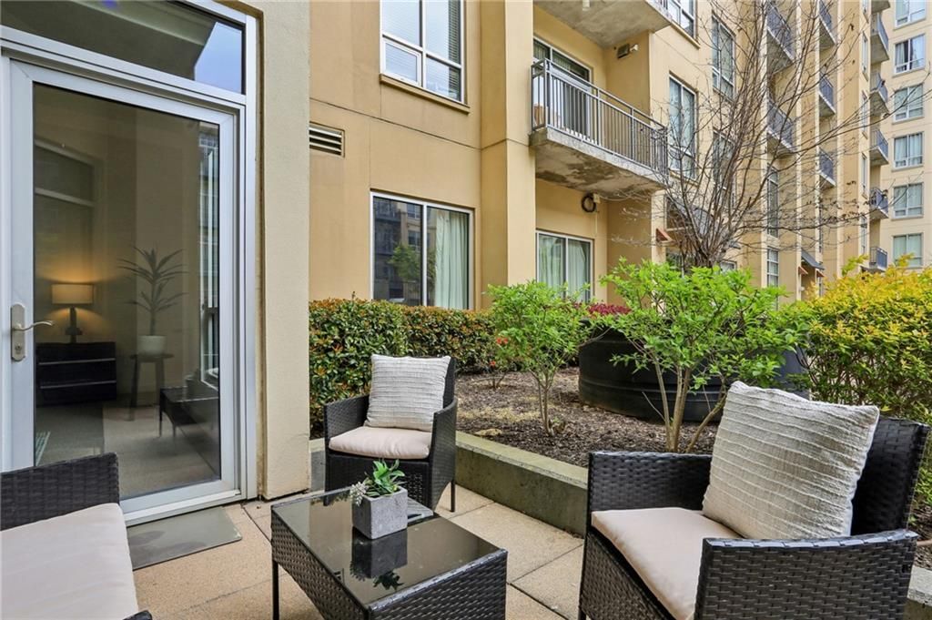 Building Photo - 711 Cosmopolitan Dr NE