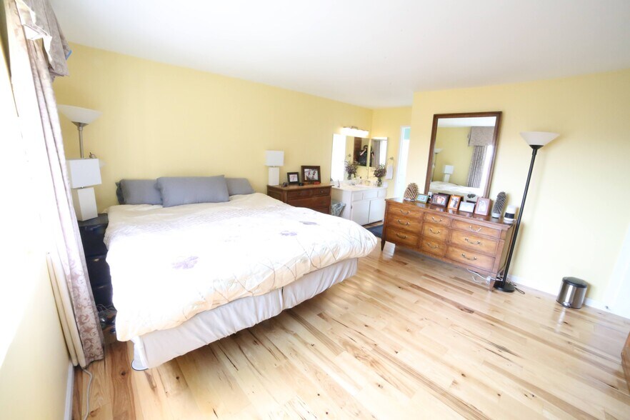 Bedroom - 3512 Del Amo Blvd