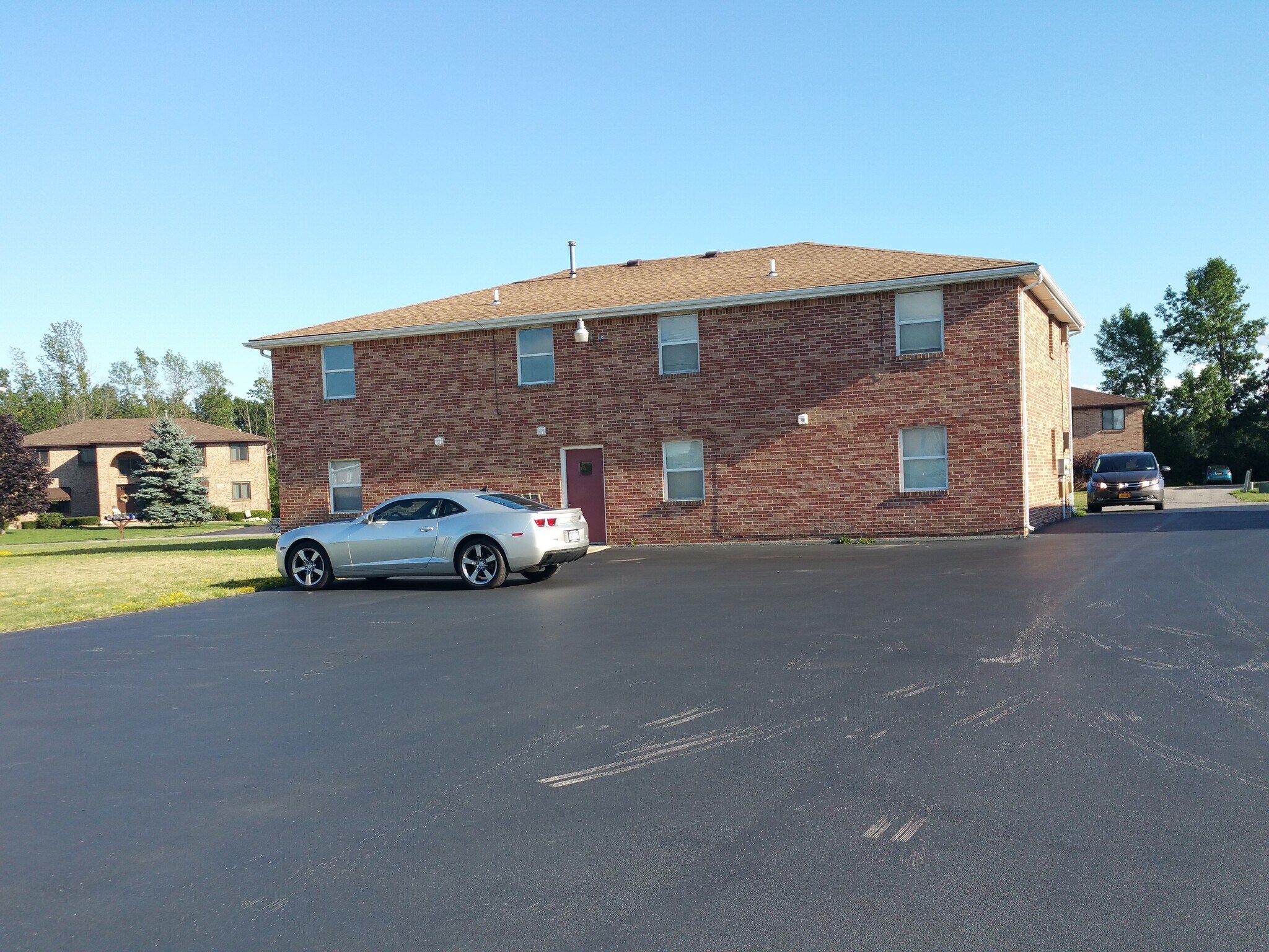 Building Photo - 2737 Alder Creek Dr S